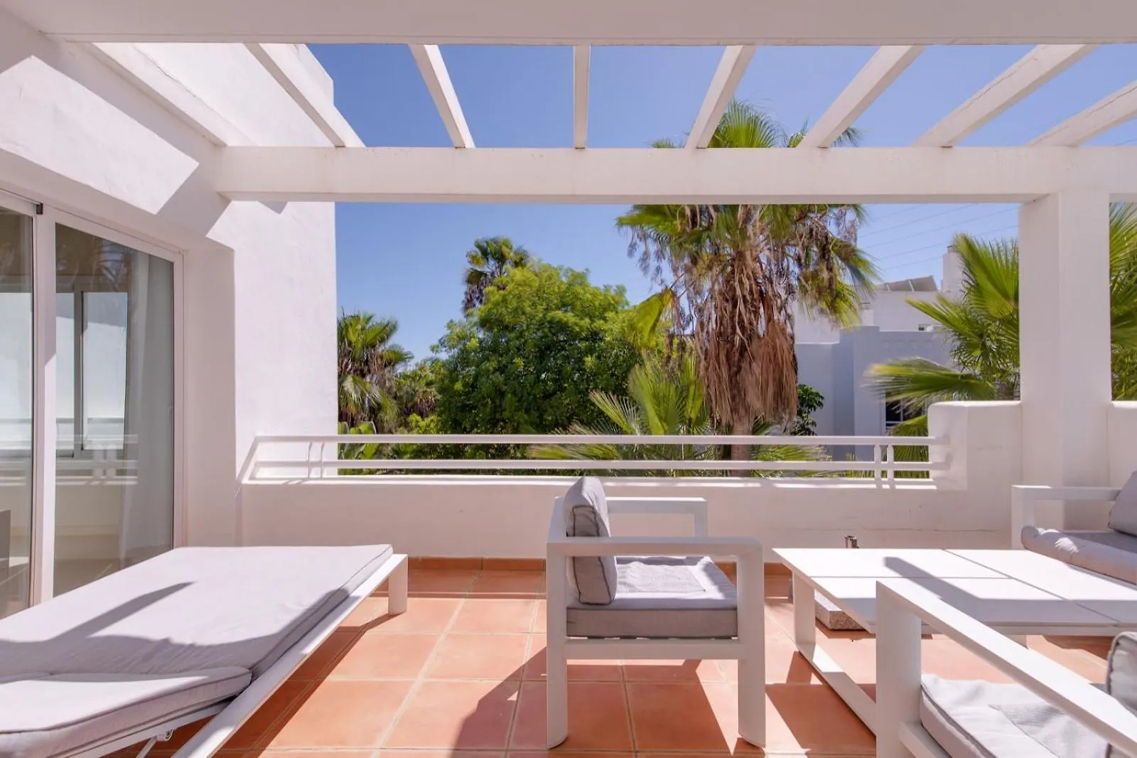 Alcazaba Lagoon Estepona Golf Apartment